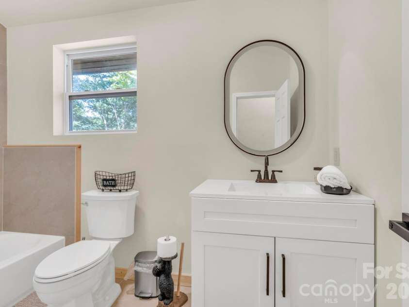 133 Greenbriar Road, Beech Mountain, NC 28604.  MLS# CAR4400899, YatesRealty ID 40121. 