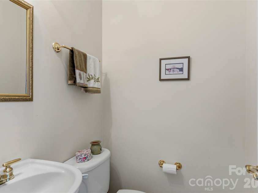 1869 Curraghmore Road, Clemmons, NC 27012.  MLS# CAR4402291, YatesRealty ID 40123. 