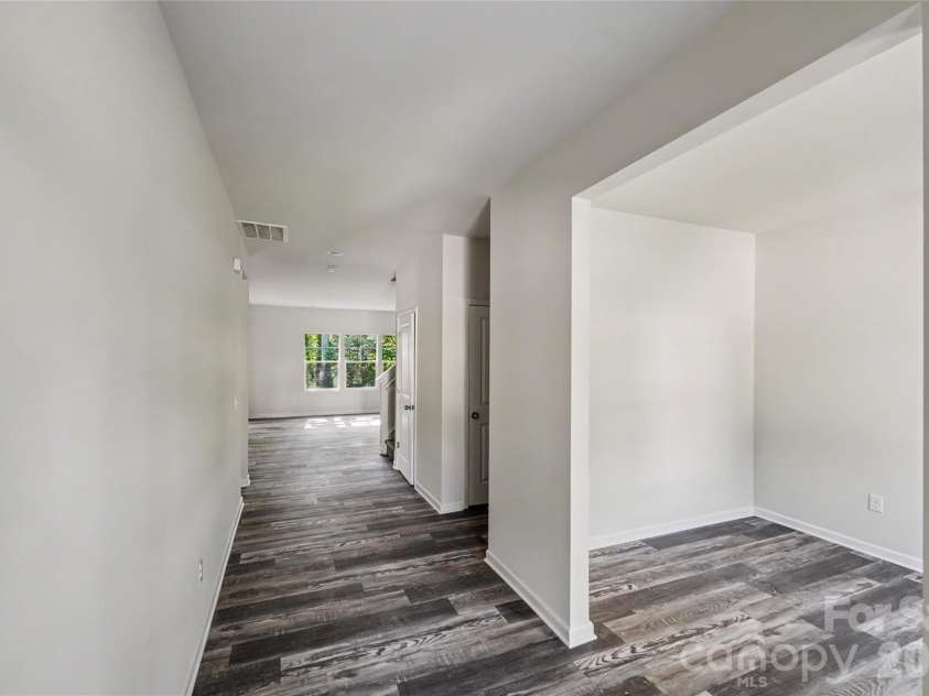 5146 Mark Drive, Hickory, NC 28601.  MLS# CAR4404327, YatesRealty ID 40125. 