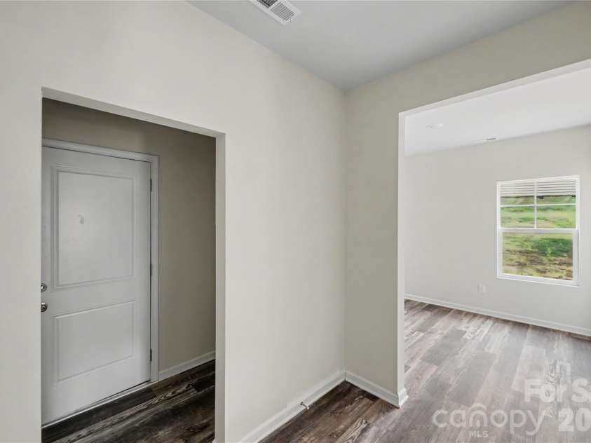 5146 Mark Drive, Hickory, NC 28601.  MLS# CAR4404327, YatesRealty ID 40125. 