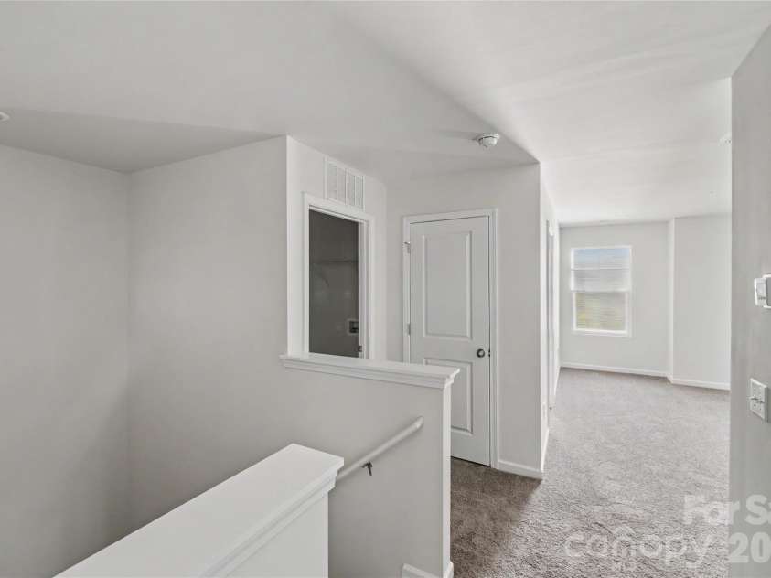 5146 Mark Drive, Hickory, NC 28601.  MLS# CAR4404327, YatesRealty ID 40125. 