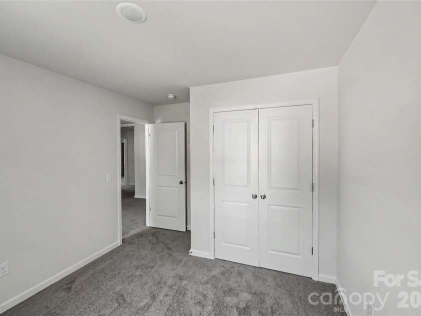 5146 Mark Drive, Hickory, NC 28601.  MLS# CAR4404327, YatesRealty ID 40125. 