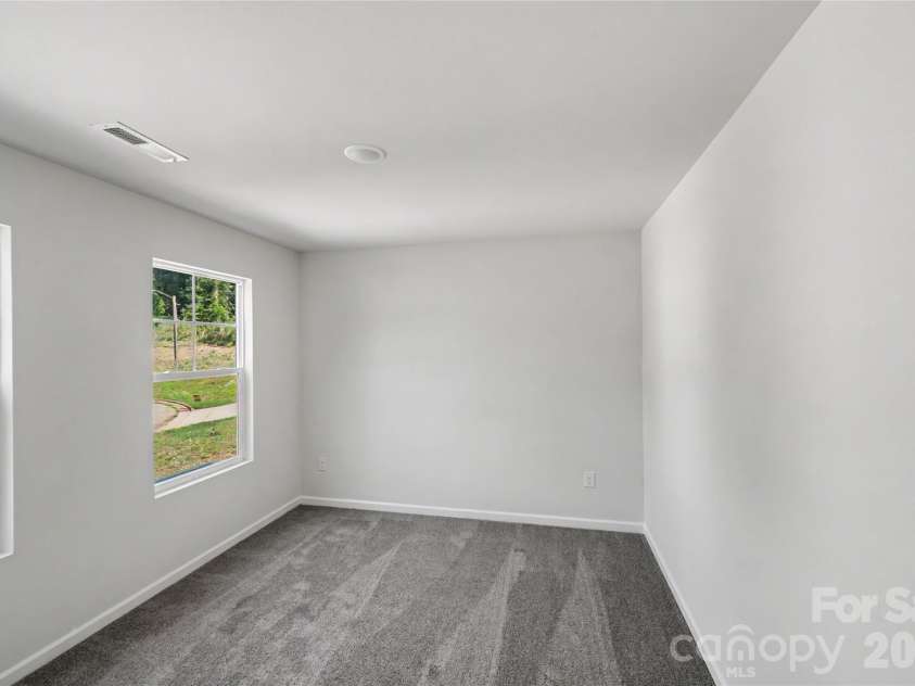 5146 Mark Drive, Hickory, NC 28601.  MLS# CAR4404327, YatesRealty ID 40125. 