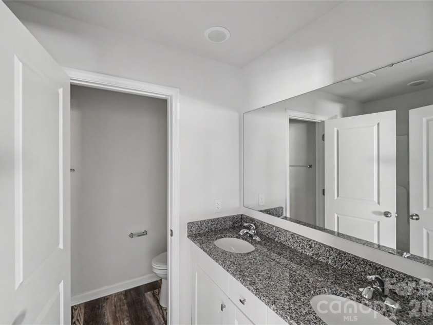 5146 Mark Drive, Hickory, NC 28601.  MLS# CAR4404327, YatesRealty ID 40125. 