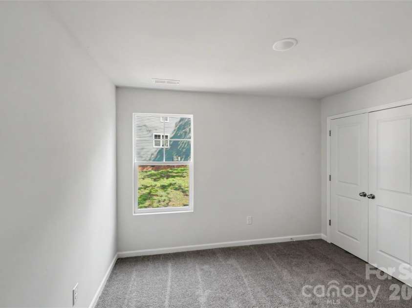 5146 Mark Drive, Hickory, NC 28601.  MLS# CAR4404327, YatesRealty ID 40125. 