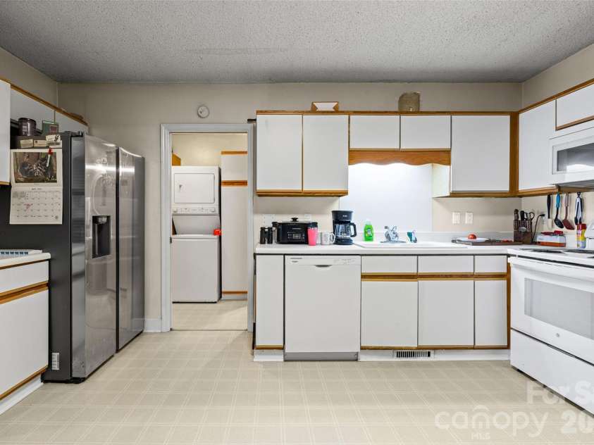 243 8th Avenue, Cramerton, NC 28032.  MLS# CAR4406563, YatesRealty ID 40126. 1 Bed/ Kitchen