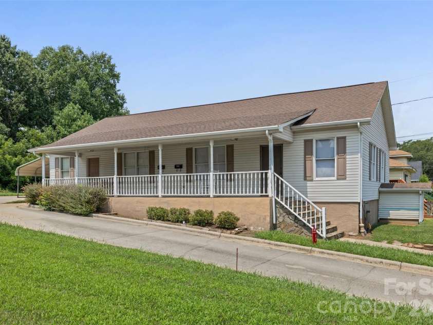 243 8th Avenue, Cramerton, NC 28032.  MLS# CAR4406563, YatesRealty ID 40126. 