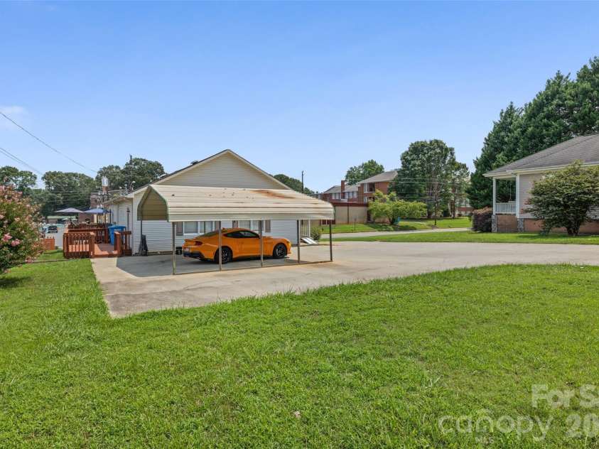 243 8th Avenue, Cramerton, NC 28032.  MLS# CAR4406563, YatesRealty ID 40126. 