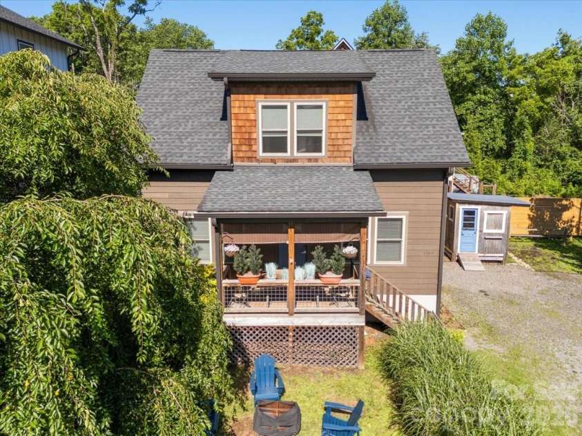 109 Portmanvilla Road, Black Mountain, NC 28711.  MLS# CAR4405511, YatesRealty ID 40127. 