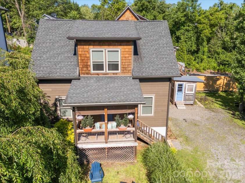 109 Portmanvilla Road, Black Mountain, NC 28711.  MLS# CAR4405511, YatesRealty ID 40127. 