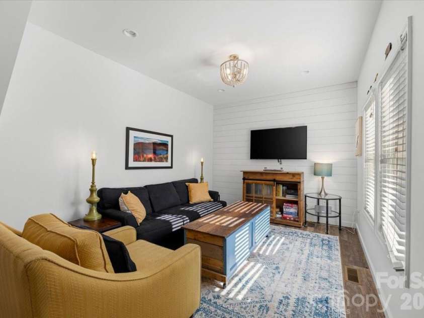 109 Portmanvilla Road, Black Mountain, NC 28711.  MLS# CAR4405511, YatesRealty ID 40127. 