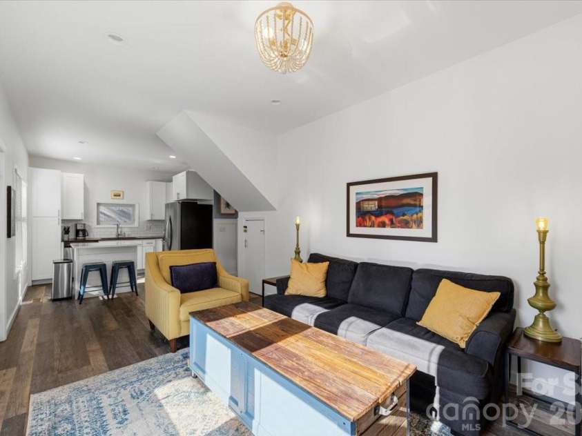 109 Portmanvilla Road, Black Mountain, NC 28711.  MLS# CAR4405511, YatesRealty ID 40127. 