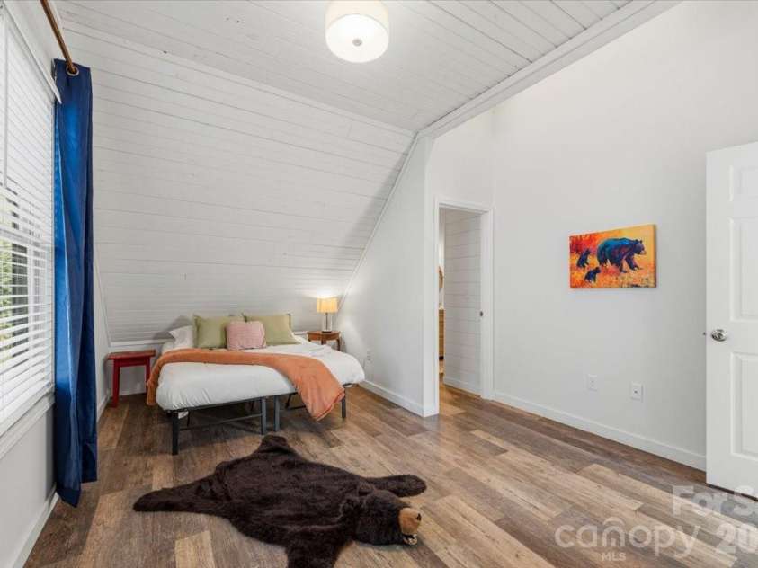 109 Portmanvilla Road, Black Mountain, NC 28711.  MLS# CAR4405511, YatesRealty ID 40127. 