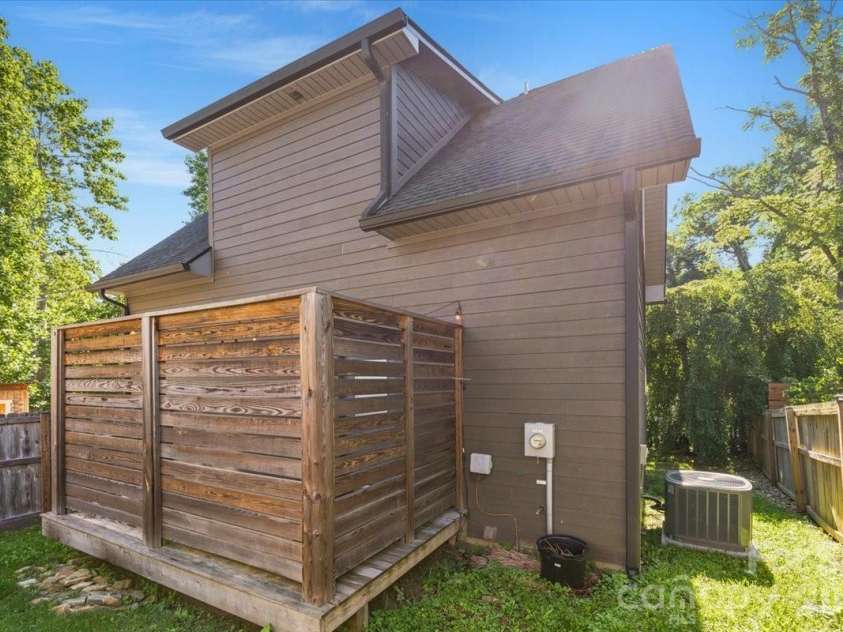 109 Portmanvilla Road, Black Mountain, NC 28711.  MLS# CAR4405511, YatesRealty ID 40127. 