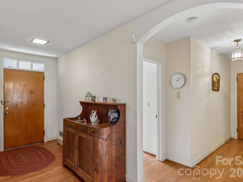 1404 Valmont Drive, Hendersonville, NC 28791.  MLS# CAR4407369, YatesRealty ID 40129. 