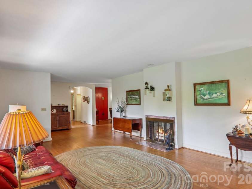 1404 Valmont Drive, Hendersonville, NC 28791.  MLS# CAR4407369, YatesRealty ID 40129. 