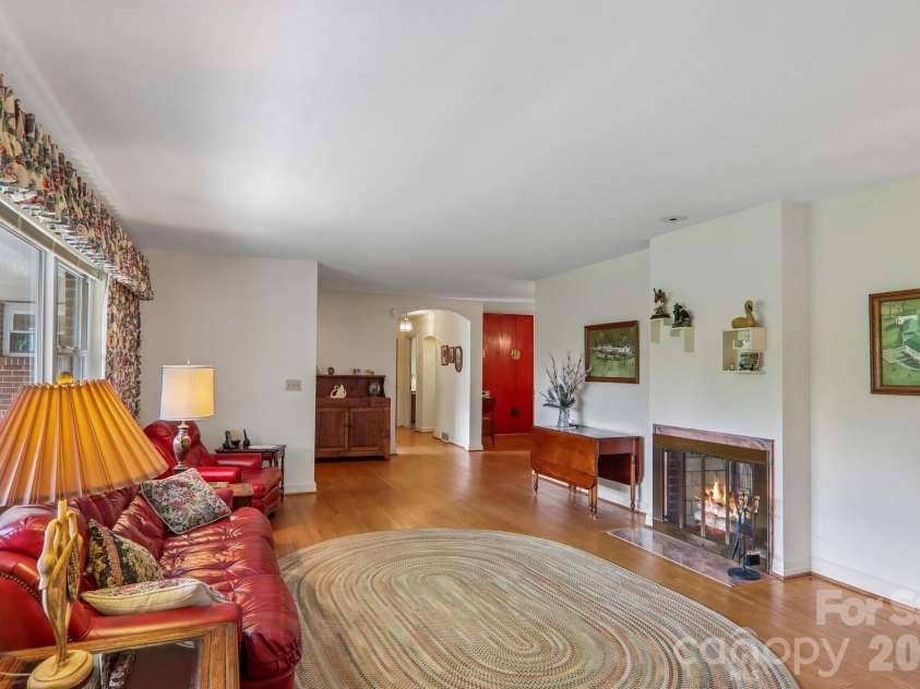 1404 Valmont Drive, Hendersonville, NC 28791.  MLS# CAR4407369, YatesRealty ID 40129. 