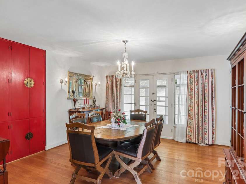 1404 Valmont Drive, Hendersonville, NC 28791.  MLS# CAR4407369, YatesRealty ID 40129. 