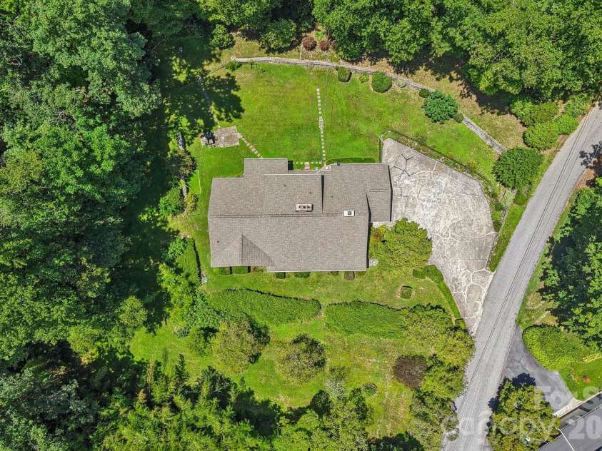 1404 Valmont Drive, Hendersonville, NC 28791.  MLS# CAR4407369, YatesRealty ID 40129. 