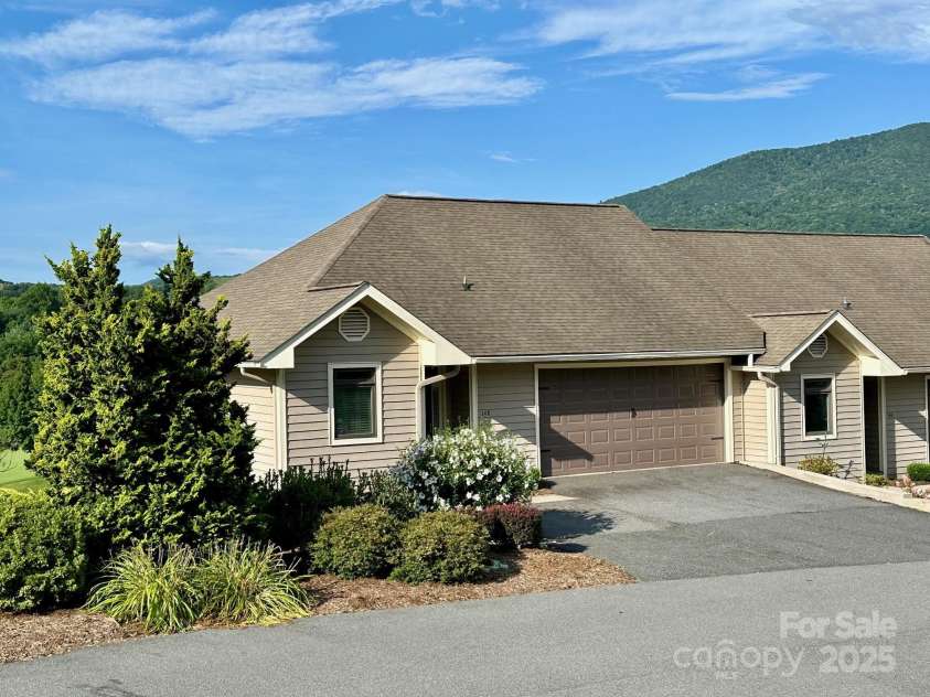 148 Fairway View Place, Jefferson, NC 28640.  MLS# CAR4233768, YatesRealty ID 4013. 
