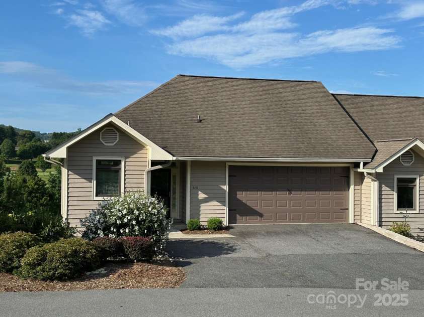 148 Fairway View Place, Jefferson, NC 28640.  MLS# CAR4233768, YatesRealty ID 4013. 