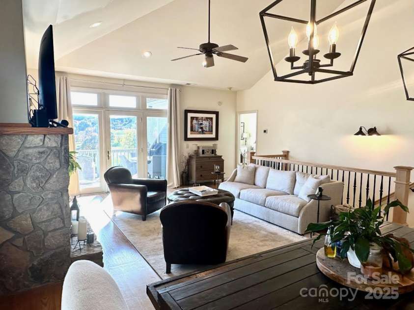 148 Fairway View Place, Jefferson, NC 28640.  MLS# CAR4233768, YatesRealty ID 4013. 