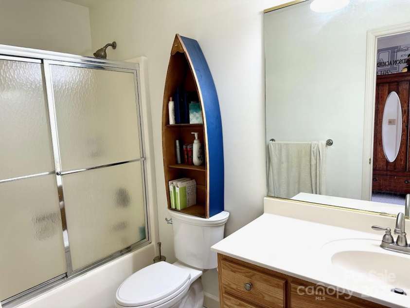 148 Fairway View Place, Jefferson, NC 28640.  MLS# CAR4233768, YatesRealty ID 4013. 