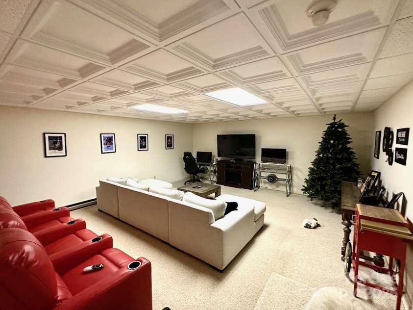 148 Fairway View Place, Jefferson, NC 28640.  MLS# CAR4233768, YatesRealty ID 4013. 