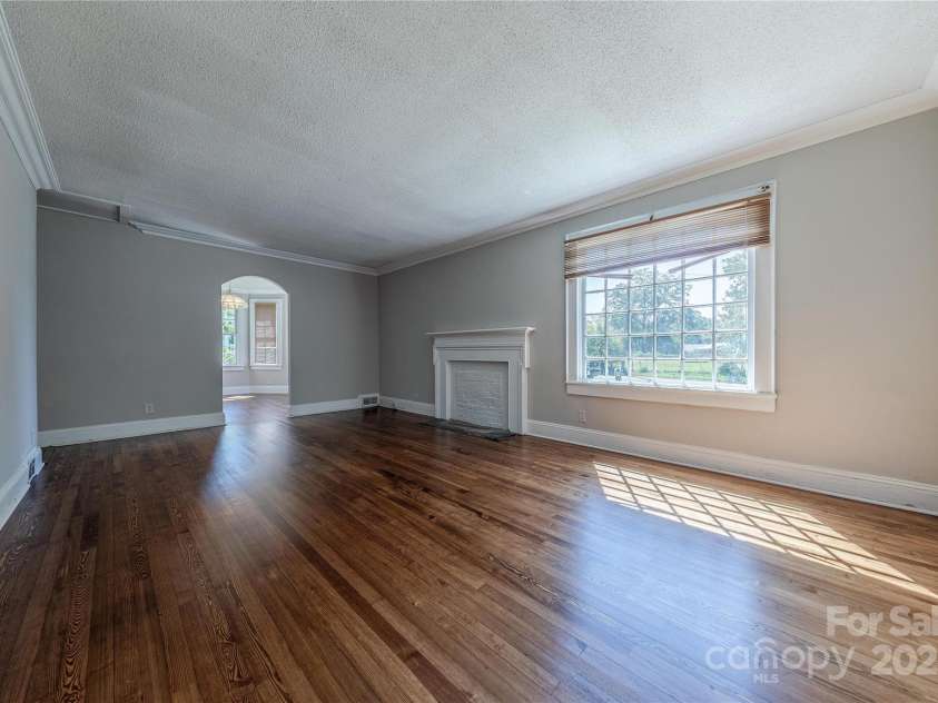 8 Bolt Drive, Shelby, NC 28150.  MLS# CAR4332003, YatesRealty ID 4013. Fireplace