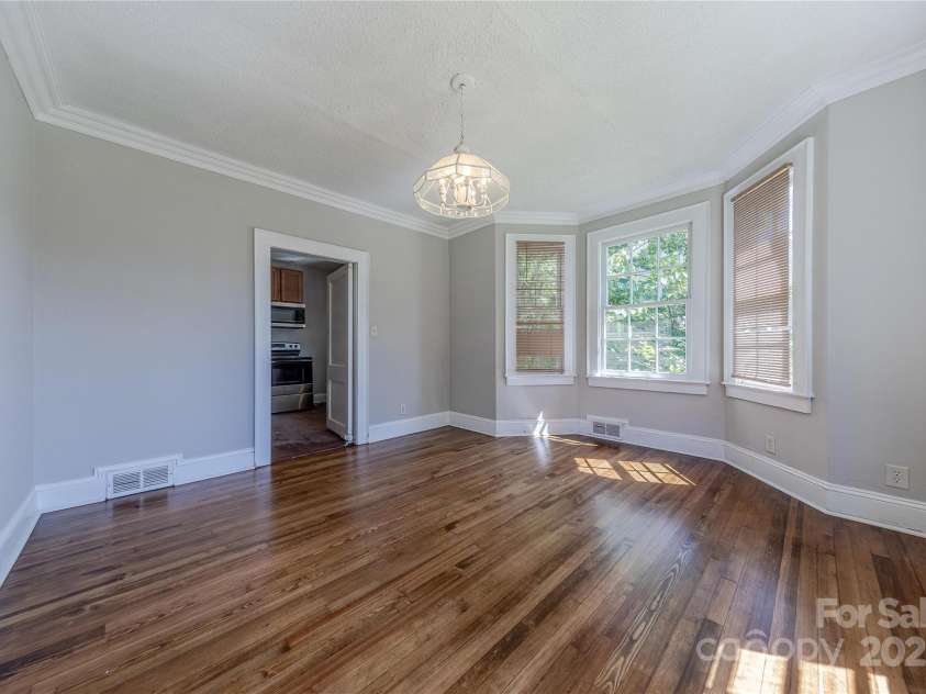 8 Bolt Drive, Shelby, NC 28150.  MLS# CAR4332003, YatesRealty ID 4013. Open to Kitchen