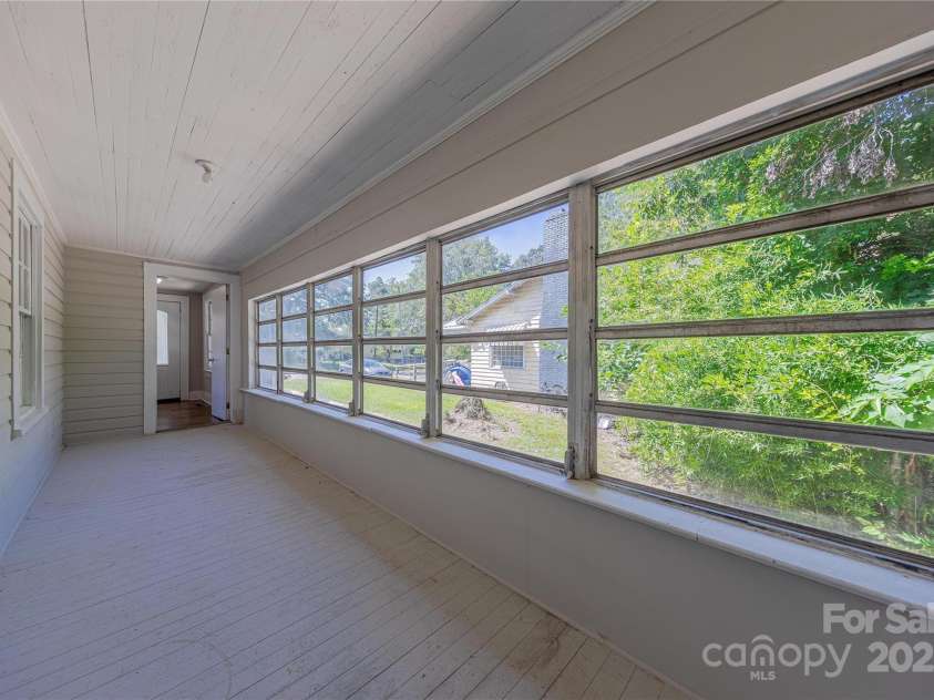 8 Bolt Drive, Shelby, NC 28150.  MLS# CAR4332003, YatesRealty ID 4013. Tons of Natural Light