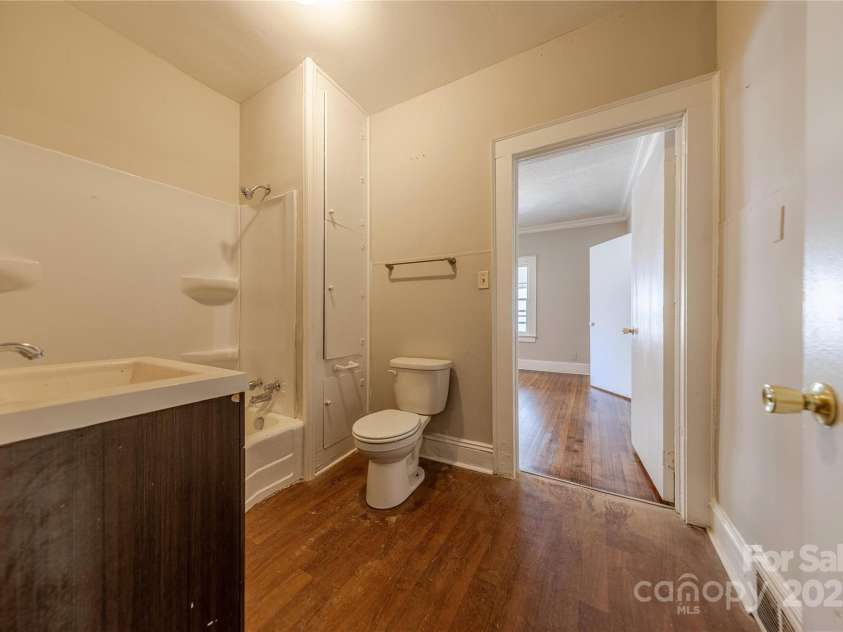 8 Bolt Drive, Shelby, NC 28150.  MLS# CAR4332003, YatesRealty ID 4013. Updated Bathroom