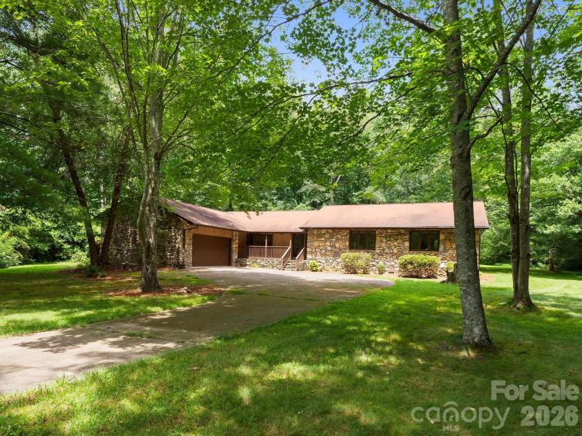 3 High Meadows Drive, Candler, NC 28715.  MLS# CAR4406428, YatesRealty ID 40132. 