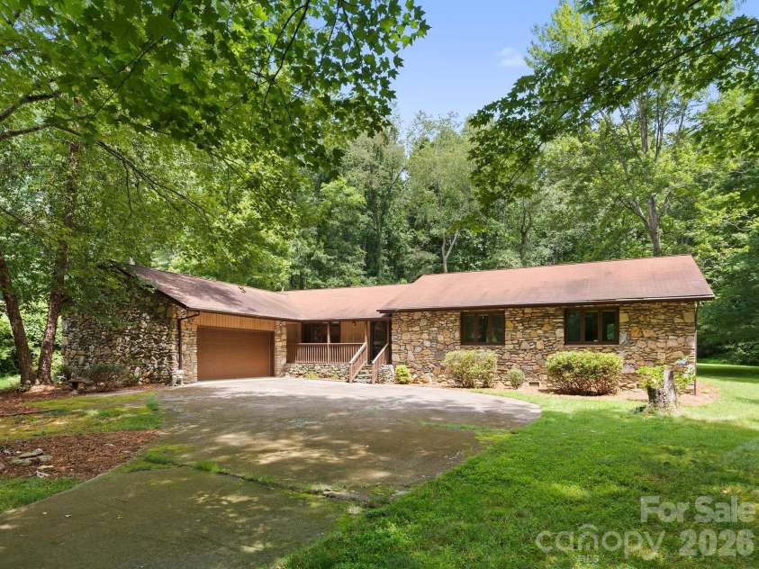 3 High Meadows Drive, Candler, NC 28715.  MLS# CAR4406428, YatesRealty ID 40132. 