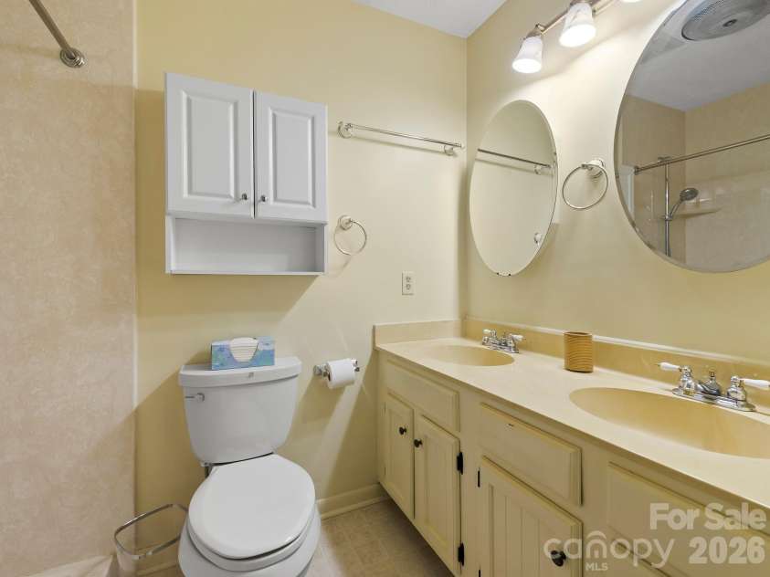 3 High Meadows Drive, Candler, NC 28715.  MLS# CAR4406428, YatesRealty ID 40132. 
