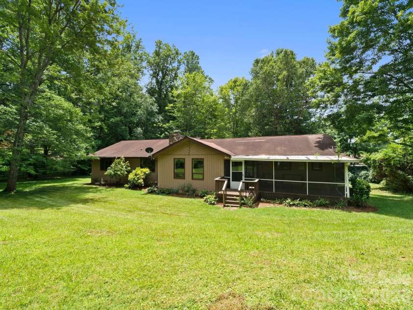 3 High Meadows Drive, Candler, NC 28715.  MLS# CAR4406428, YatesRealty ID 40132. 