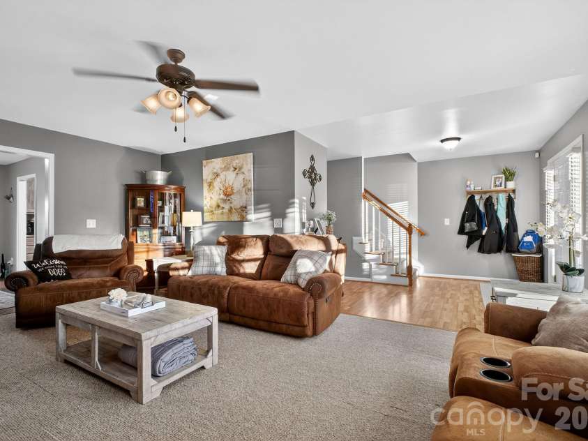121 Guernsey Court, Dallas, NC 28034.  MLS# CAR4407824, YatesRealty ID 40133. 