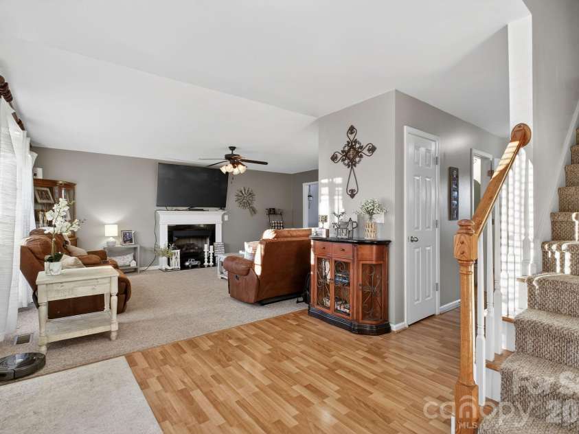 121 Guernsey Court, Dallas, NC 28034.  MLS# CAR4407824, YatesRealty ID 40133. 