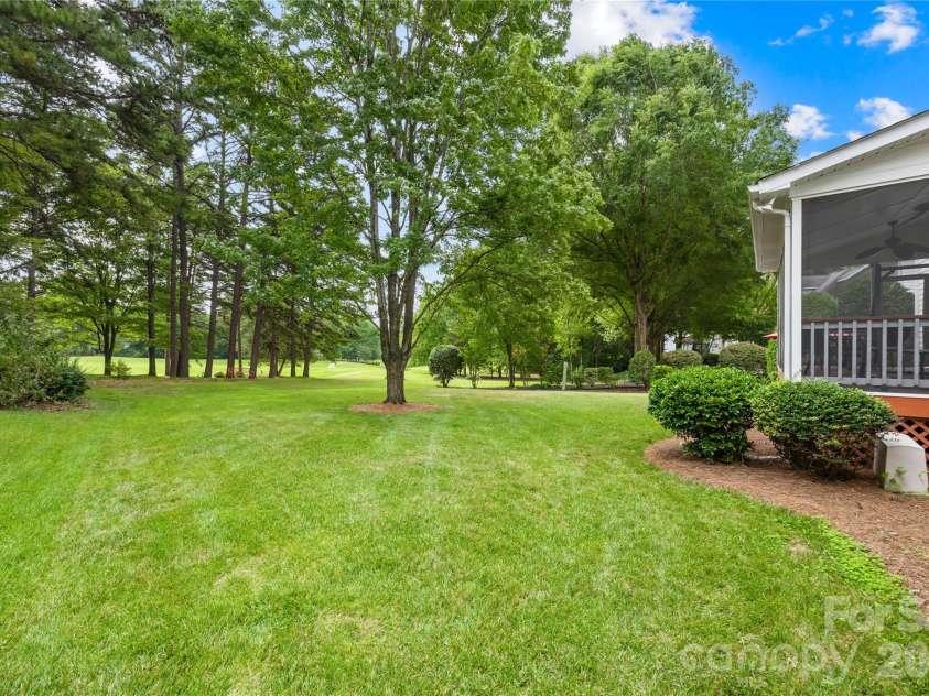 12338 Willingdon Road, Huntersville, NC 28078.  MLS# CAR4404461, YatesRealty ID 40138. Large back yard!