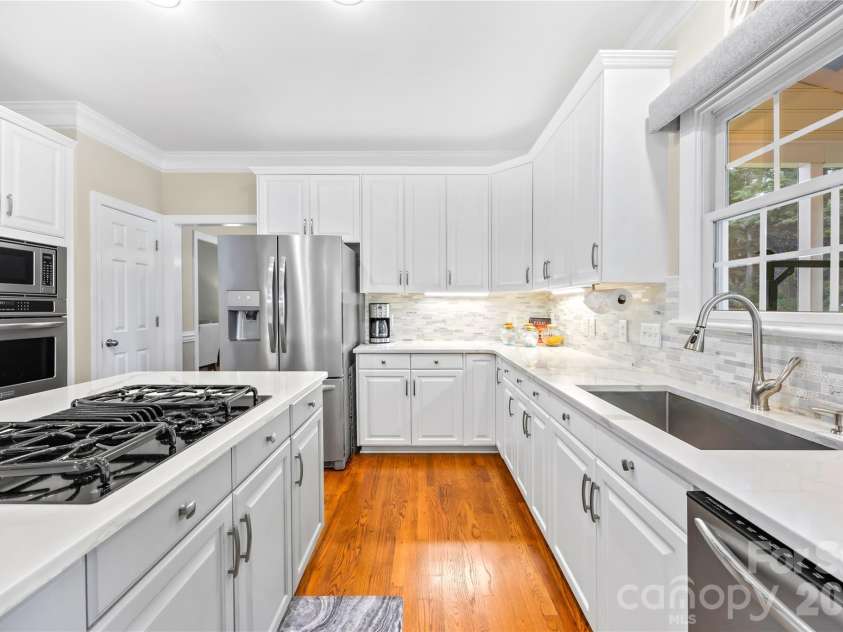 12338 Willingdon Road, Huntersville, NC 28078.  MLS# CAR4404461, YatesRealty ID 40138. Updated Kitchen!