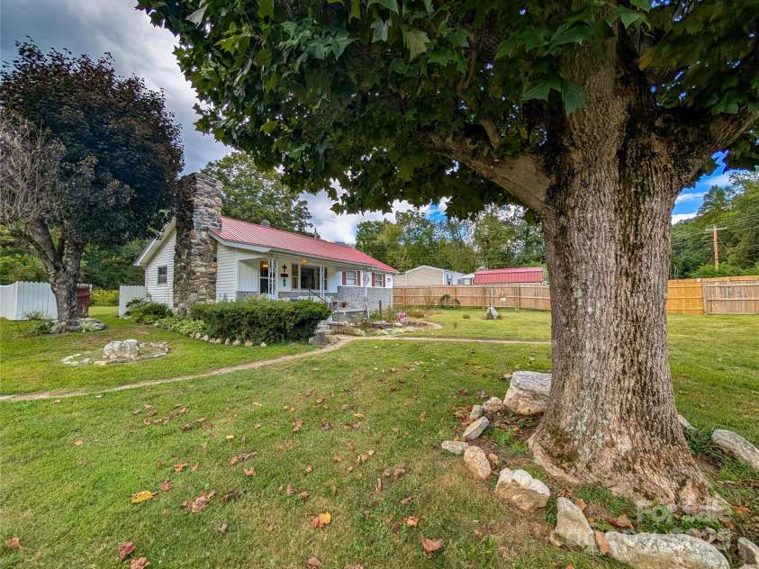 165 Cattail Creek Road, Burnsville, NC 28714.  MLS# CAR4298888, YatesRealty ID 4014. 