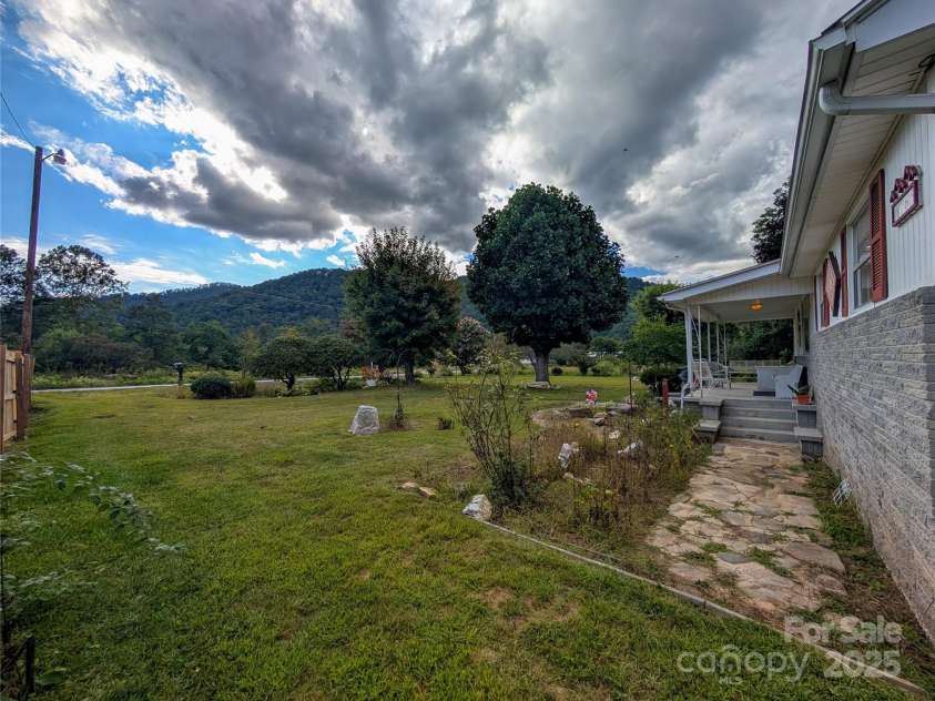 165 Cattail Creek Road, Burnsville, NC 28714.  MLS# CAR4298888, YatesRealty ID 4014. 