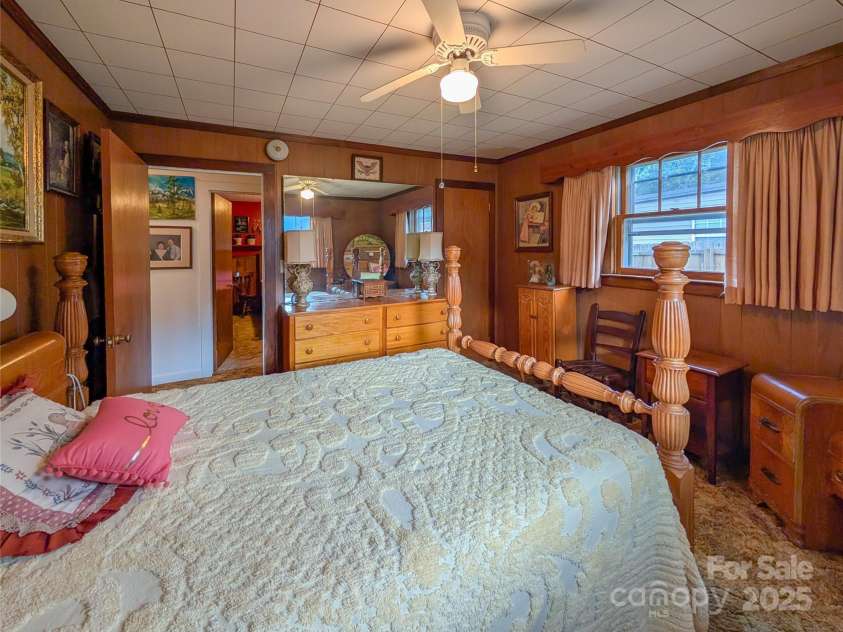 165 Cattail Creek Road, Burnsville, NC 28714.  MLS# CAR4298888, YatesRealty ID 4014. 