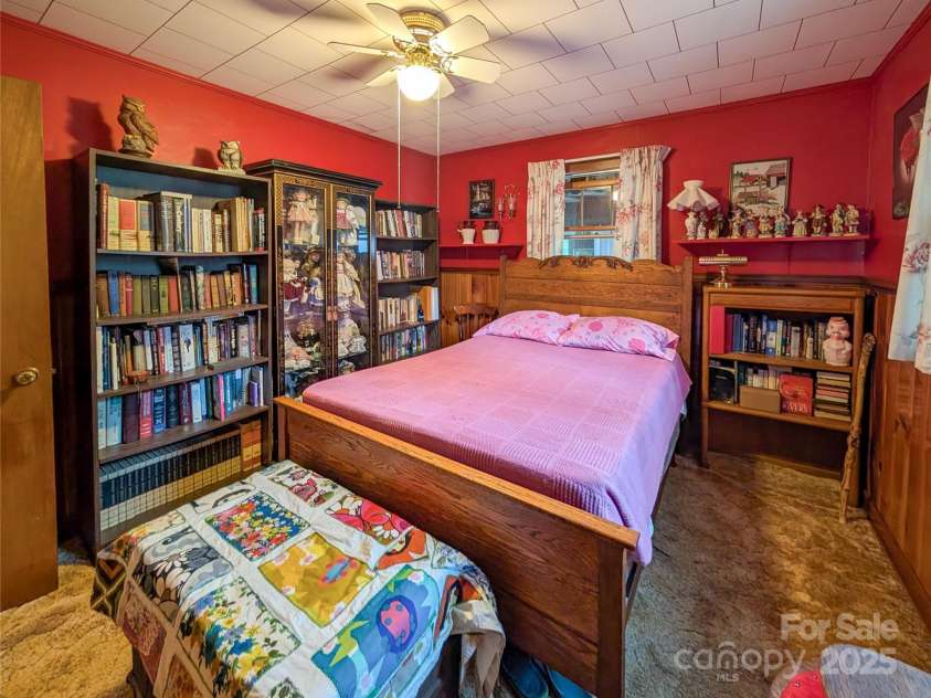 165 Cattail Creek Road, Burnsville, NC 28714.  MLS# CAR4298888, YatesRealty ID 4014. 