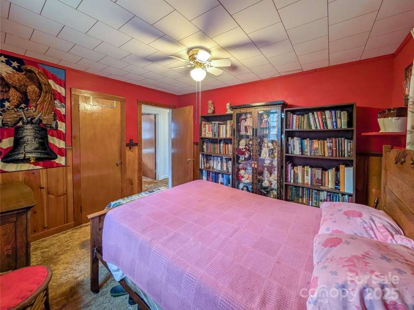 165 Cattail Creek Road, Burnsville, NC 28714.  MLS# CAR4298888, YatesRealty ID 4014. 