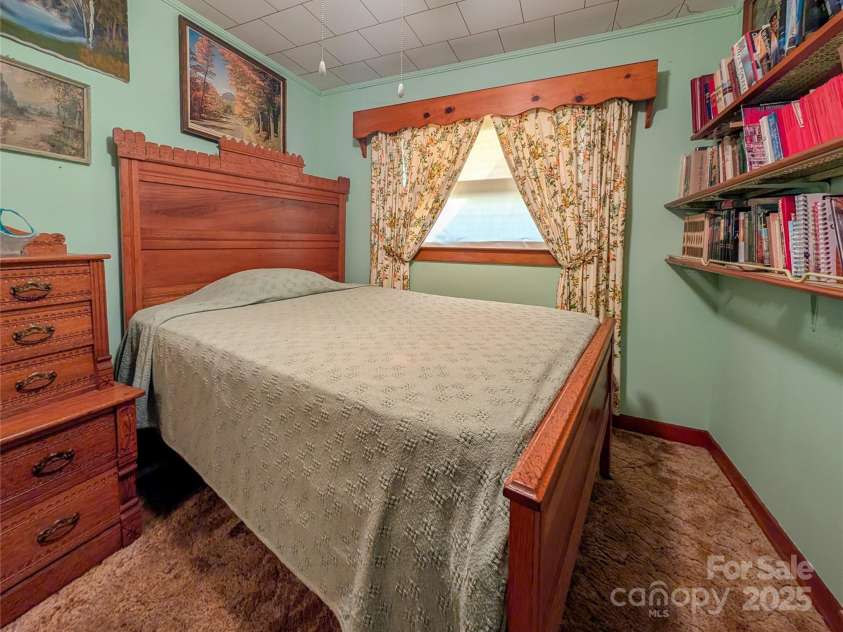 165 Cattail Creek Road, Burnsville, NC 28714.  MLS# CAR4298888, YatesRealty ID 4014. 