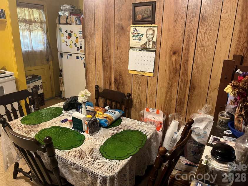 2618 Roslyn Avenue, Charlotte, NC 28208.  MLS# CAR4382934, YatesRealty ID 4014. 