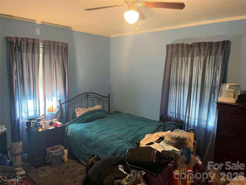 2618 Roslyn Avenue, Charlotte, NC 28208.  MLS# CAR4382934, YatesRealty ID 4014. 