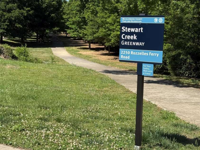 2618 Roslyn Avenue, Charlotte, NC 28208.  MLS# CAR4382934, YatesRealty ID 4014. 