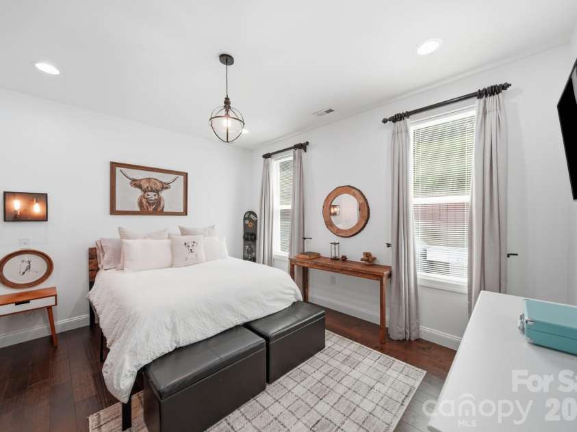 4515 Lindsay Lane, Matthews, NC 28105.  MLS# CAR4372208, YatesRealty ID 40140. 